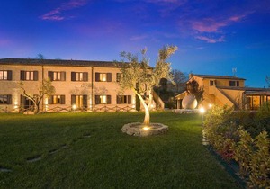 Villa Gens Camuria