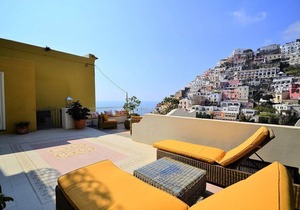 Villa Idra: A charming and bright two-story villa in the heart of Positano, with Free WI-FI.