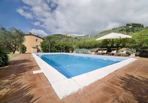 Villa in San Gennaro with 6 bedrooms sleeps 11