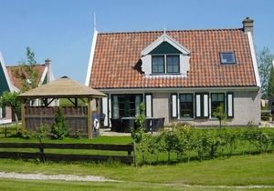 Villa in Wieringer near Hot Tub
