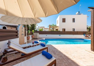 Villa Iris by Ezoria : 3-bedroom Private Modern Villa in Ayia Thekla Large Pool, Garden