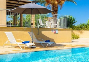 Villa Izabella - Four Bedroom Villa, Sleeps 8
