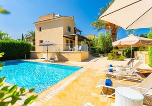 Villa Izabella - Four Bedroom Villa, Sleeps 8