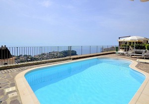 Villa Laila D, fully refundable with voucher*: A pleasant and spacious apartment which faces the sun and the sea, with Free WI-FI.