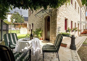 Villa Marsica B, fully refundable with voucher*: A welcoming apartment immersed in a splendid landscape, in the heart of a wonderful little town, with Free WI-FI.