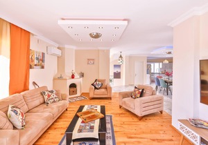 VILLA MYSTIC Colourful 5br/6bth Prvt Pool-Garden & Sea Views