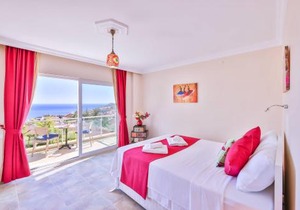 VILLA MYSTIC Private Pool-Garden & Sea Views in Central Location