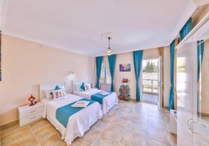 VILLA MYSTIC Private Pool-Garden & Sea Views in Central Location