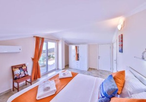 VILLA MYSTIC Private Pool-Garden & Sea Views in Central Location