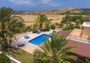 Villa Noni: Large Private Pool, A/C, WiFi