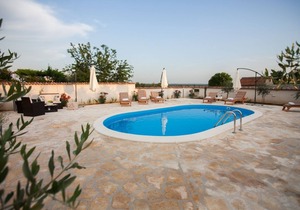 Villa Olive surrounded by nature,private pool, large terrace, 3 bedrooms