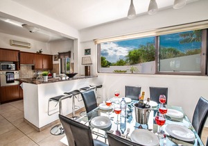Villa Perivoli, Beautiful 4BDR Protaras Villa with Pool, Close to the Beach