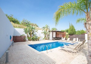 Villa Perivoli, Beautiful 4BDR Protaras Villa with Pool, Close to the Beach