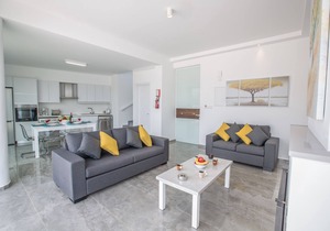Villa Prol23, New and Modern 2bdr Protaras Villa with Pool, Close to the Beach