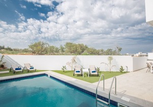 Villa Prol23, New and Modern 2bdr Protaras Villa with Pool, Close to the Beach