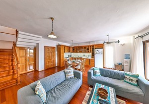 Villa Sovalye: 3 double en-suite bedrooms, large roof terrace & private pool