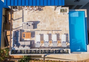 Villa Topaz Above West Bay with 360 Degree Views!