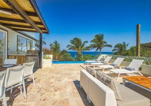 Villa Topaz Above West Bay with 360 Degree Views!