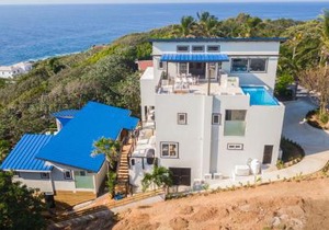 Villa Topaz Above West Bay With 360 Degree Views! 3 Bedrooms