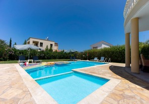 Villa Tsikkos Tria in Argaka