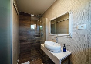 Villa Viktoria a luxury villa in Imotski, pool