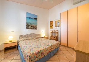 Villa 'Villetta 304' with Sea View, Garden, Tennis Court & A/C