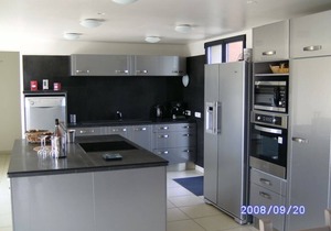 VILLA WITH JACUZZI AND ITS STUDIO. FOR 10 PEOPLE NEAR SEA.