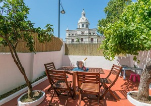 Vintage Apartment in Historic Lisbon