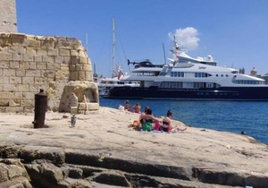 Vittoriosa holiday apartment rental with Ac
