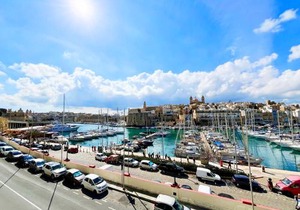 Vittoriosa Seafront Highly Furnished Apartment FL 4