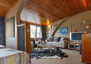 Waimarino Lodge - National Park Holiday Home, NATIONAL PARK