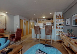 Walk to the Slopes from this Condo with Shared Indoor Pool & Hot Tub Access