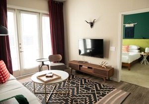 WanderJaunt | Vermilion | 1BR | Barton Creek