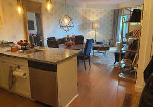 Warm and inviting home, private and pet friendly.