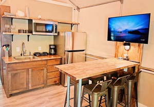 Waterfront Cabin with Kayaking, Paddle boarding, Pool, Hot Tub & more! - RC21