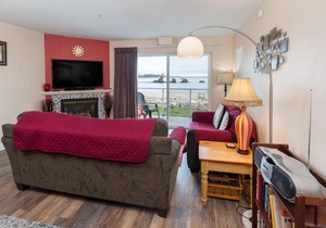 Waters Edge 207