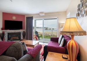 Waters Edge 207