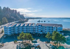 Waters Edge 402