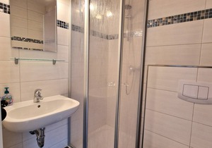 Welcome to a bright and modern apartment on the 6th floor.