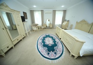 White Rcheuli Makhinjauri
