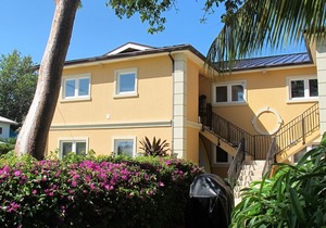 Windsong 1 Gorgeous Condo-4 UNIT COMPLEX-Boggy Sand Rd-gated access to SMB