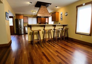 XMAS 2025 Available! Bedrooms Galore! Hottub Short Flat Walk to Lift