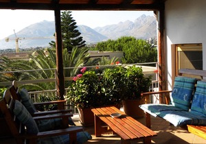 Your Fantastic Holiday in a Quaint Village Near the Beach with Mountain View