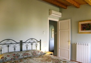 Your Fantastic Holiday in a Quaint Village Near the Beach with Mountain View
