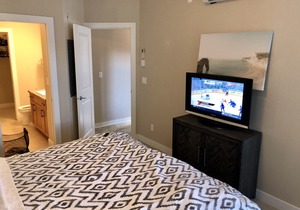 Your Okanagan Vacation Destination! Pools, Hot Tub, fun in the Sun!