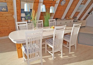 Zeltdachhaus mit grosser Terrasse