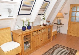Zeltdachhaus mit TV im Schlafzimme