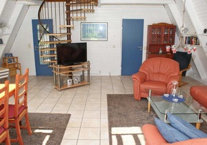 Zeltdachhaus mit WLan und Zaun