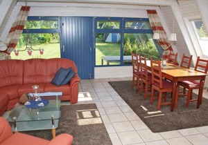 Zeltdachhaus mit WLan und Zaun