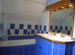 Holiday Shower Toilet | Laval